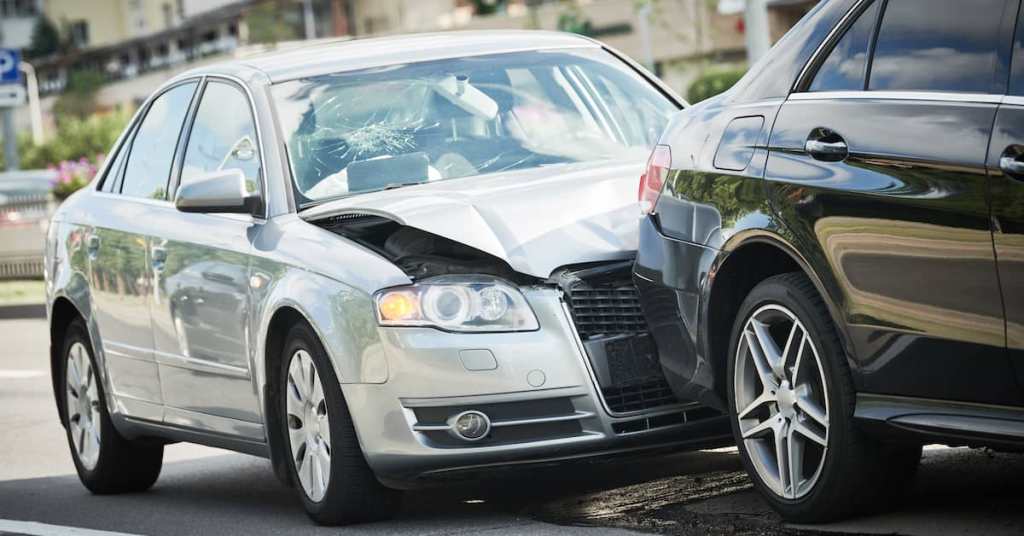 How to Deal with Insurance Companies After a Car Accident 8 calling police after car accident